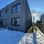 Modern Apartment In Dc 2-Bedroom